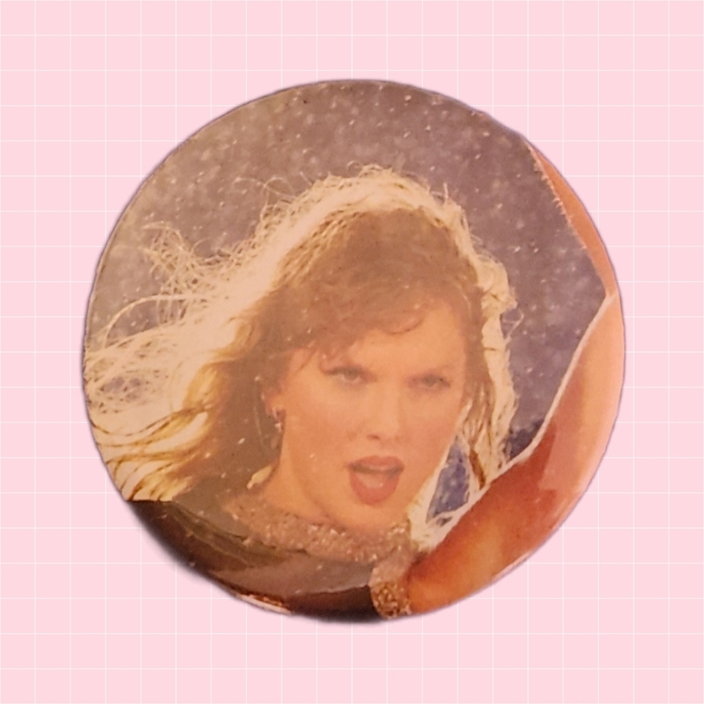 Taylor Swift 2" Pin